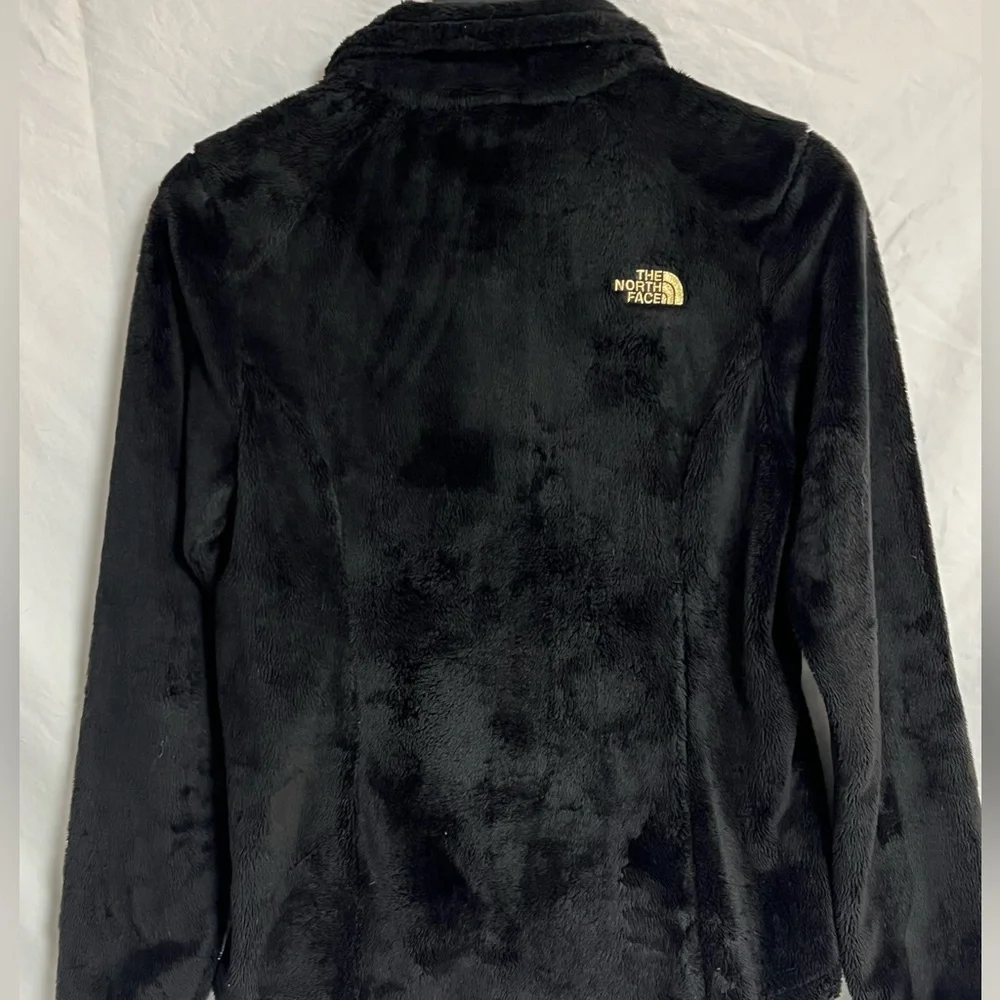 The North Face Women’s Black Osito Fleece Jacket with Gold Logo - Picture 2 of 7